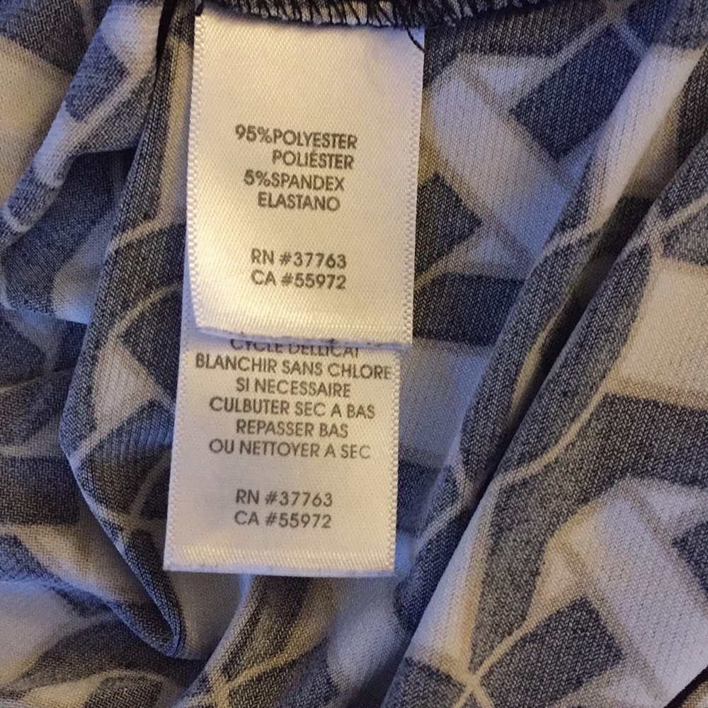 Beautifully Patterned Collared Blouse - image 5